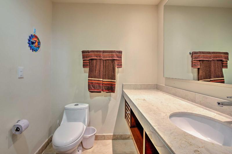 Resort-Style Condo 3 Miles to Historic Tulum Ruins - image 9