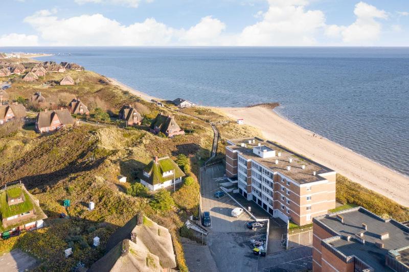 One-Bedroom Apartment with Balcony image 4