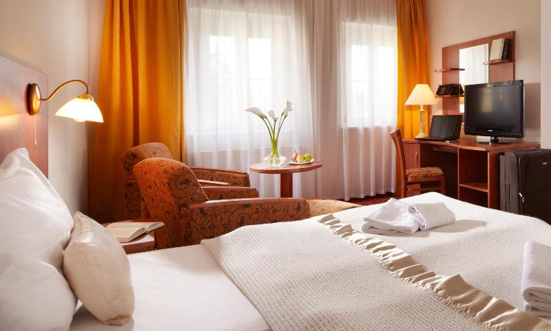 Comfort Double or Twin Room image 4