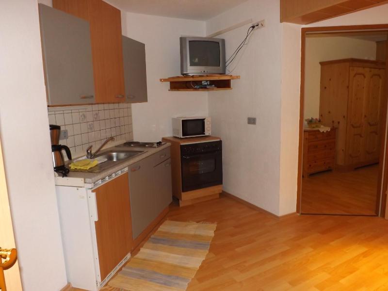 One-Bedroom Apartment - Basement image 3