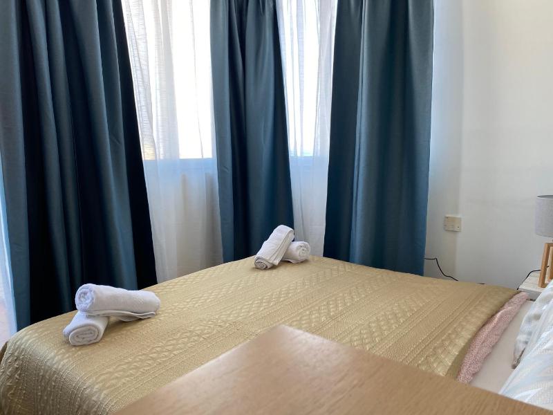 Magnificent Seafront 2-bedroom Sliema penthouse - image 14