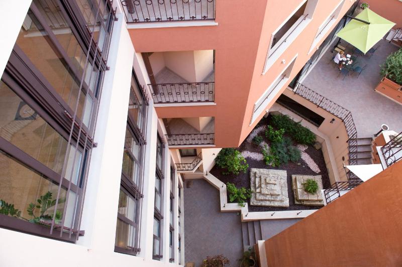Artemis Hotel - image 12