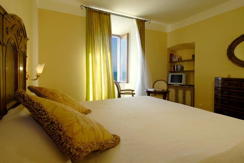 Classic Double Room image 4
