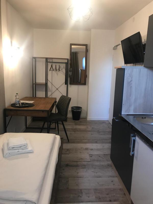 Single Room image 4