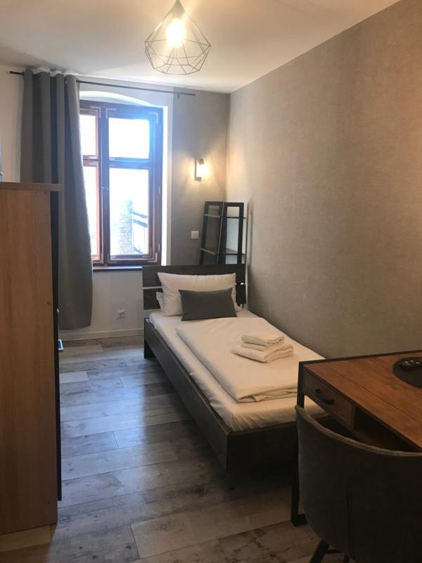 Single Room image 3