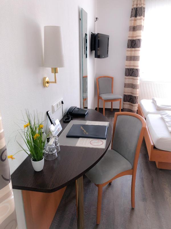 Double Room with Private Bathroom image 1