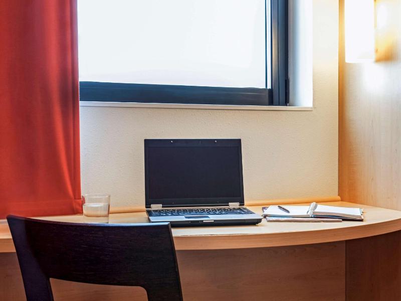 Family Double Room with an Extra Bed image 3