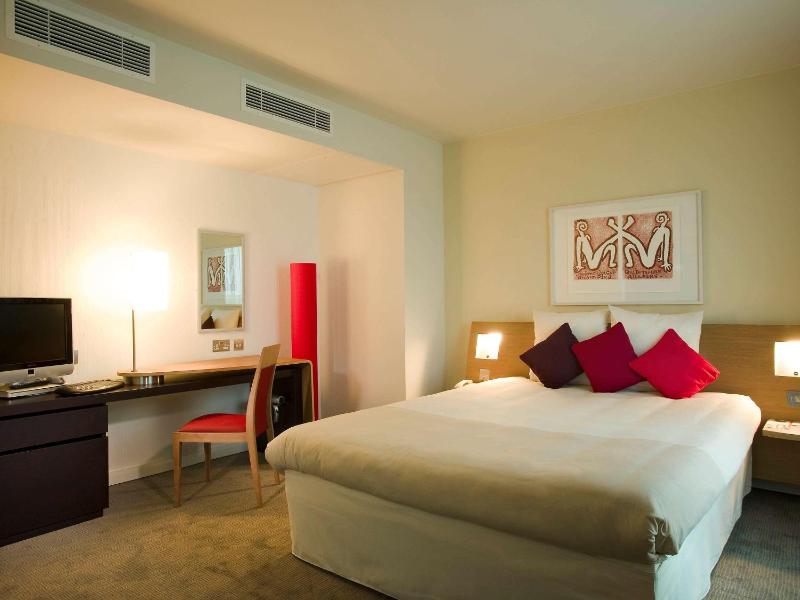 Executive Room image 2