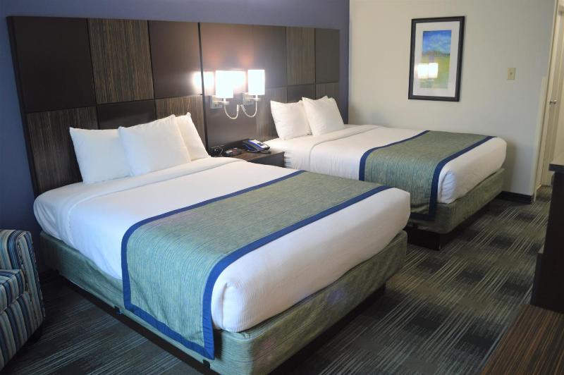 Standard Queen Room with Two Queen Beds image 3