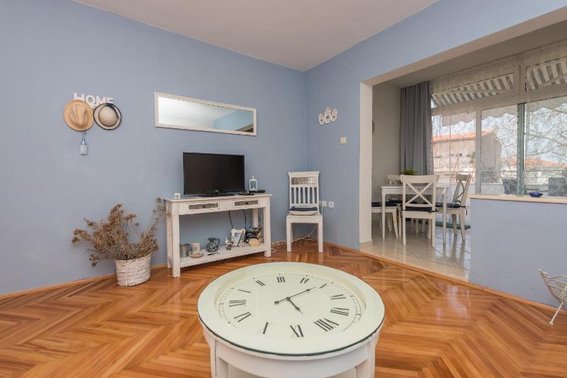 Apartment image 3