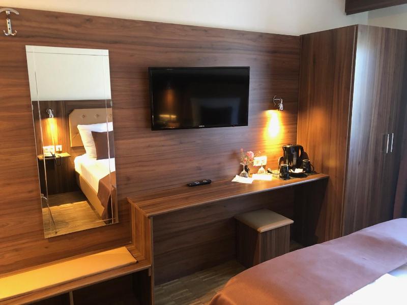 Double Room image 2
