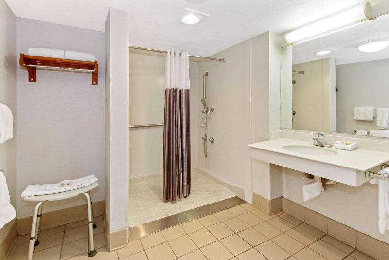 King Room - Disability Access image 1