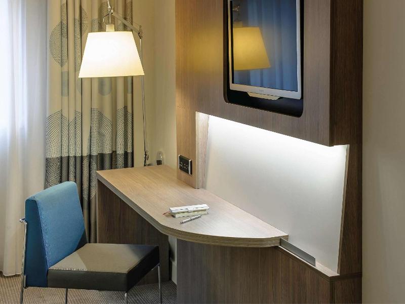 Executive Double Room with Sofa Bed image 4