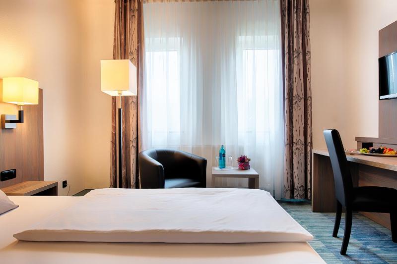 Business Single Room image 3