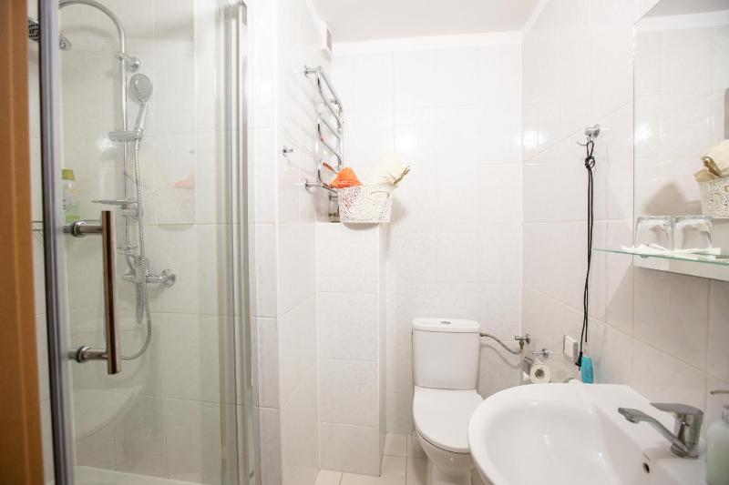 Double Room image 4