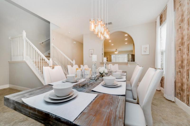 Five-Bedroom House image 3