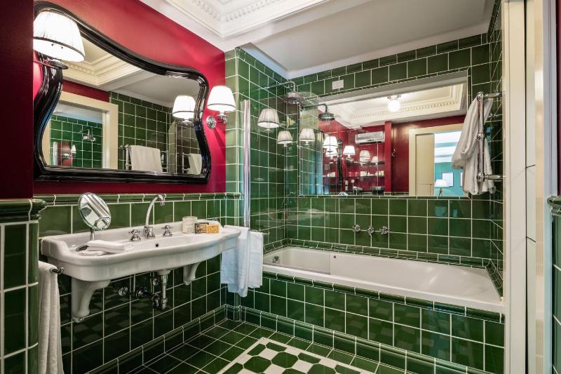 Junior Suite With Private Garden image 3