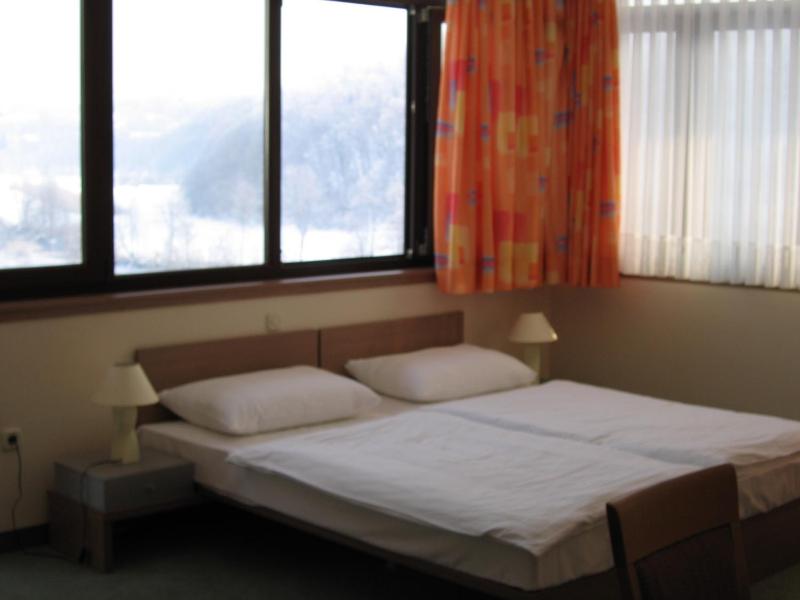 Double Room image 3