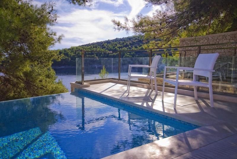 Villa - Beach Front image 3