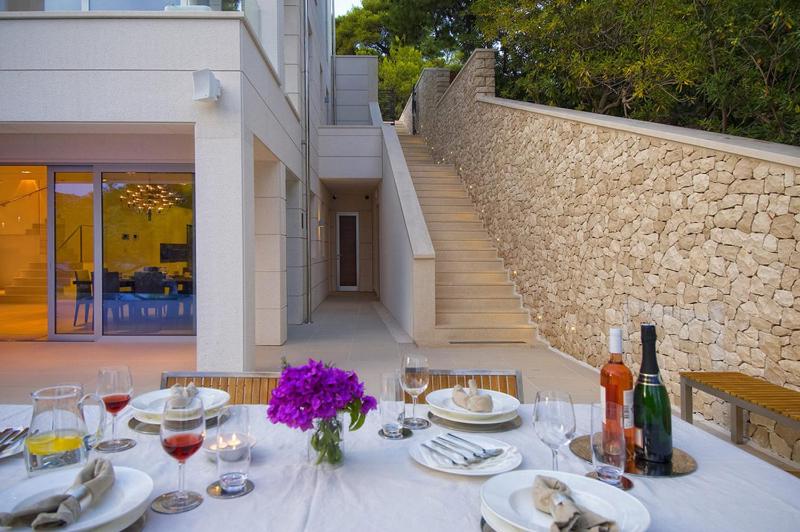 Villa - Beach Front image 2
