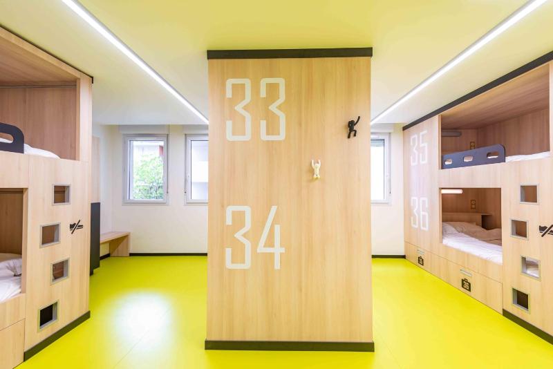 Bed in 8-Bed Mixed Dormitory Room image 2