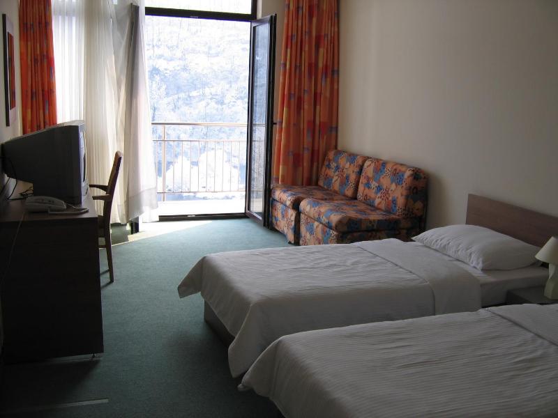 Double Room image 2