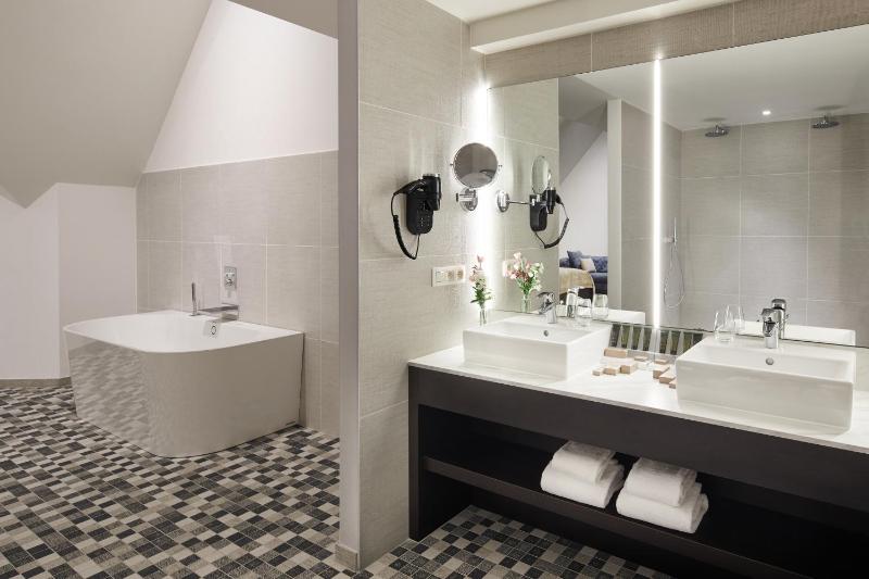 Presidential Suite image 3