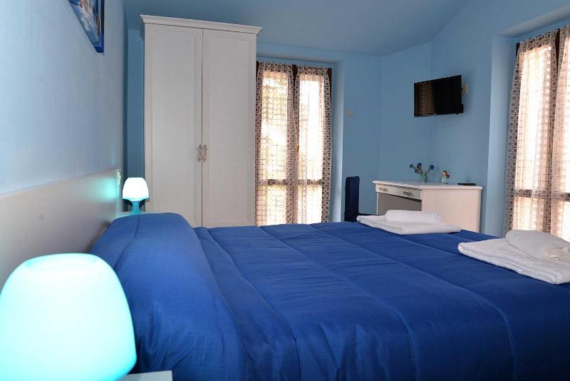 Standard Double or Twin Room image 3