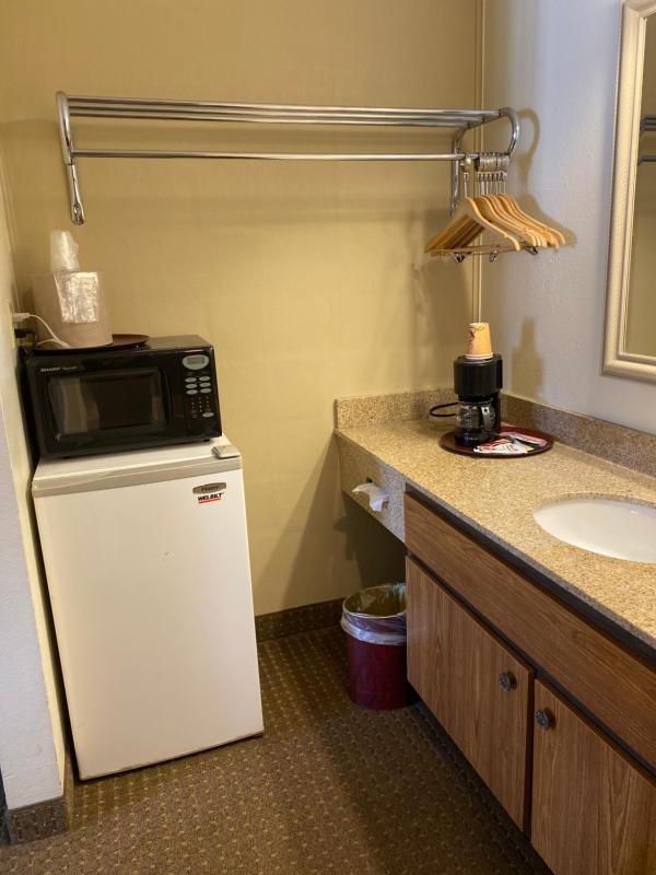 Deluxe Double Room with Two Double Beds image 2