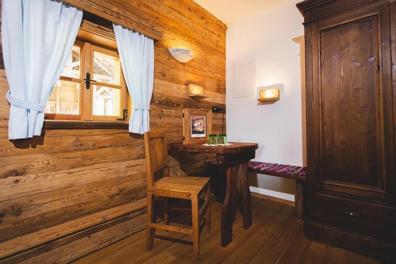 Deluxe Double Room image 4