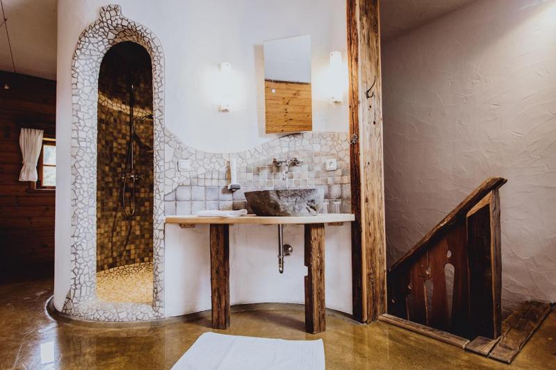 Deluxe Double Room image 4