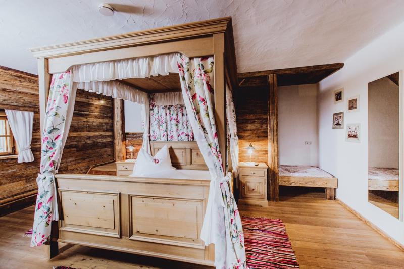 Deluxe Double Room image 1