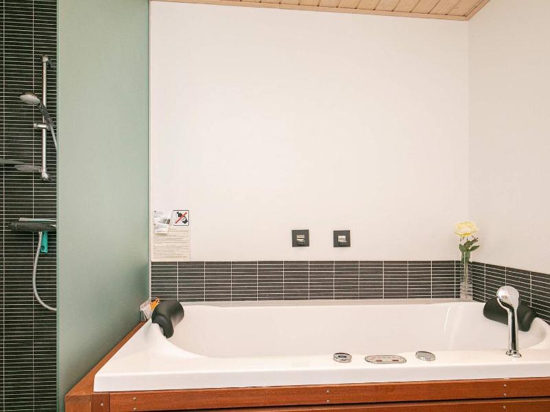 Three-Bedroom Holiday Home  image 1