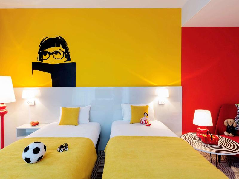 Standard Twin Room image 2