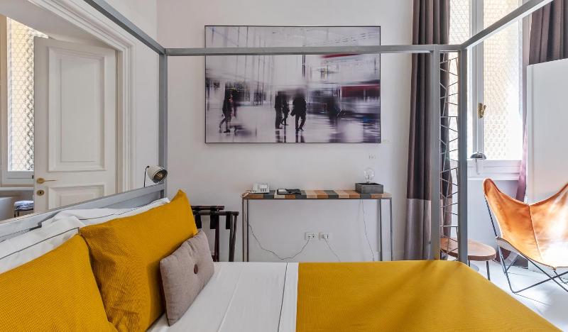 Deluxe Double Room image 4