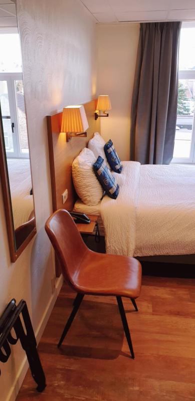 Standard King Room image 1