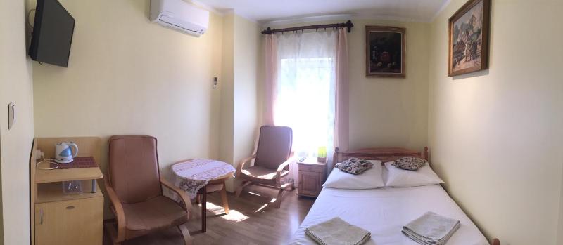 Double Room image 4