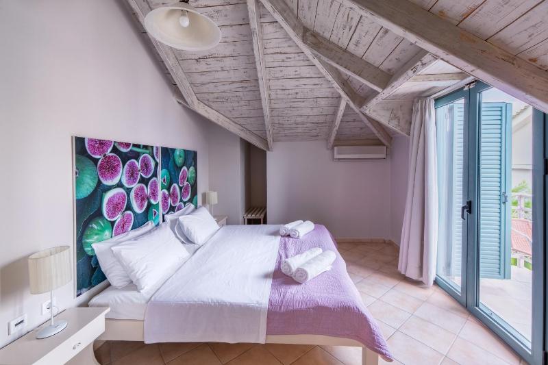 Apartment with Sea View image 3