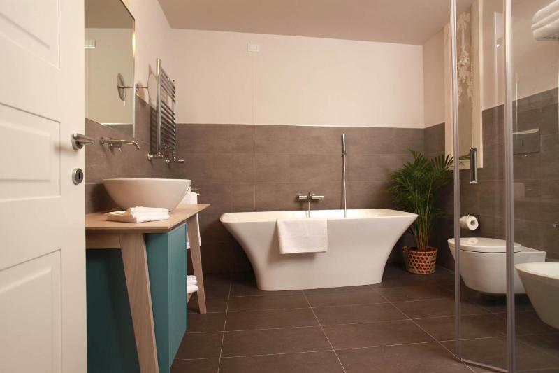 Deluxe Junior Suite image 4
