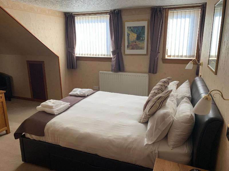 King Room image 3
