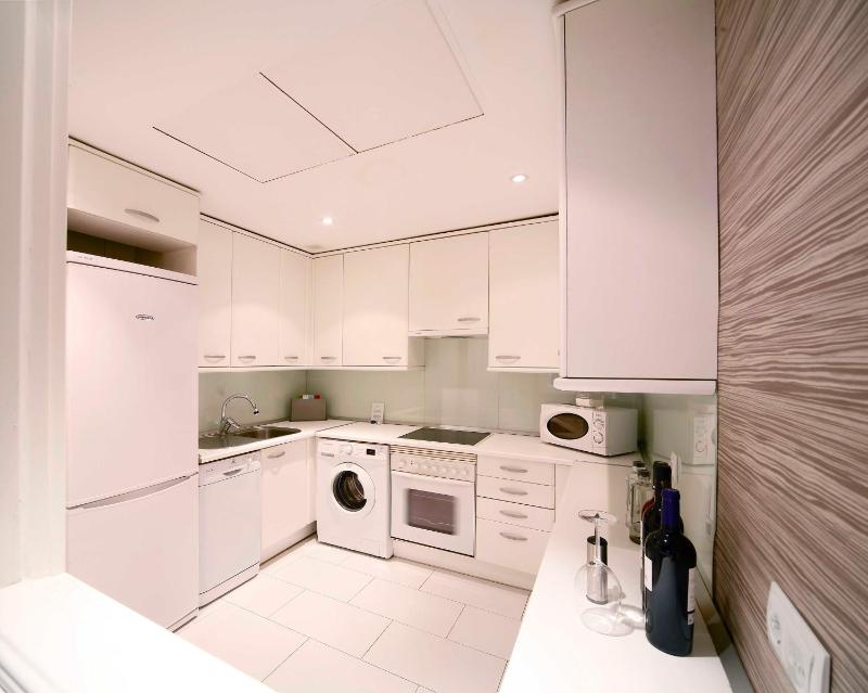 Master Suite image 3