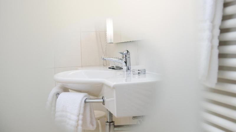 Standard Double Room image 2