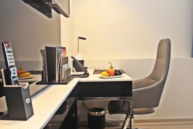 Superior Twin Room image 4