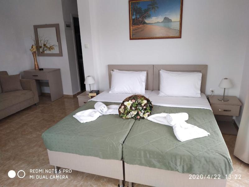 Central Hotel - image 15
