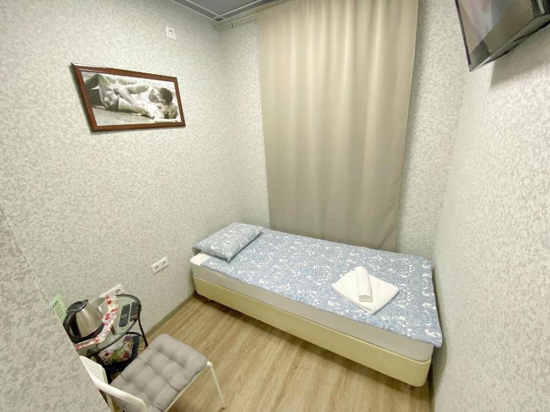 Standard Single Room image 4