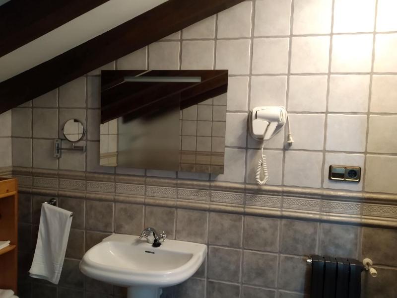 Two Connecting Double Rooms image 3