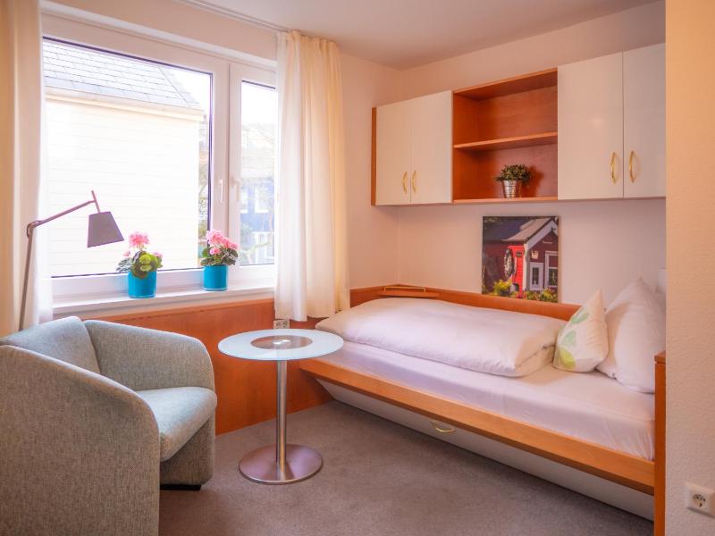 Single Room - Countryside View image 4