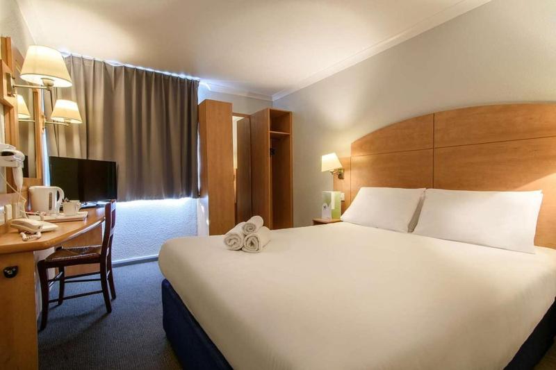 Double Room image 2