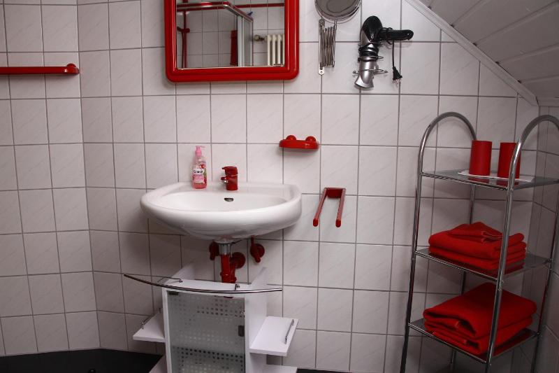 One-Bedroom Apartment image 2