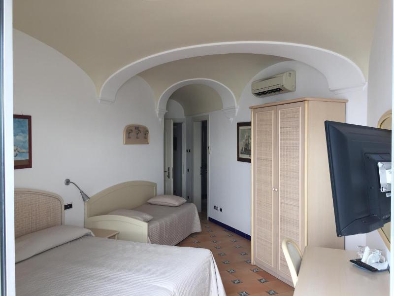 Hotel Bellevue Suite - image 39
